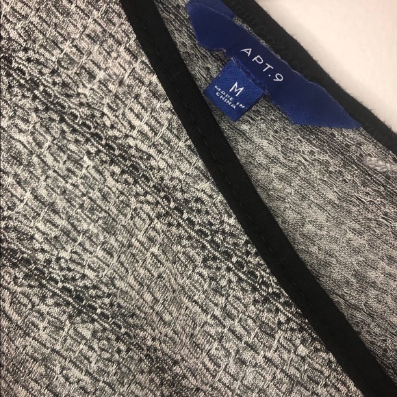 Cotton Gray Top 🌚 - Picture 3 of 3